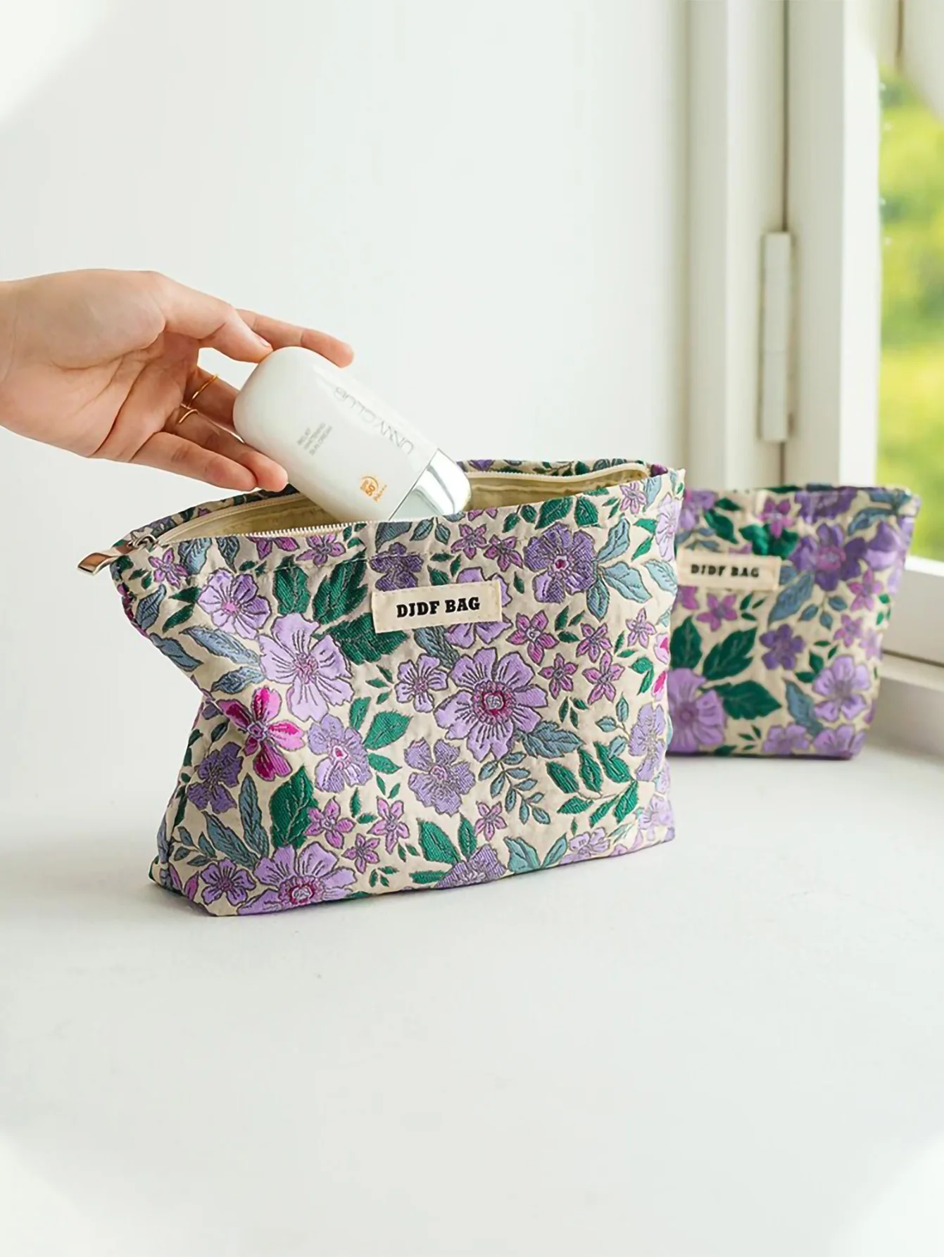 Women\'s Cosmetic Bag Purple Retro Flowers Large Capacity Cosmetic Lipstick Storage Bag Travel Toiletry Bag Portable Cloth Bag Ma