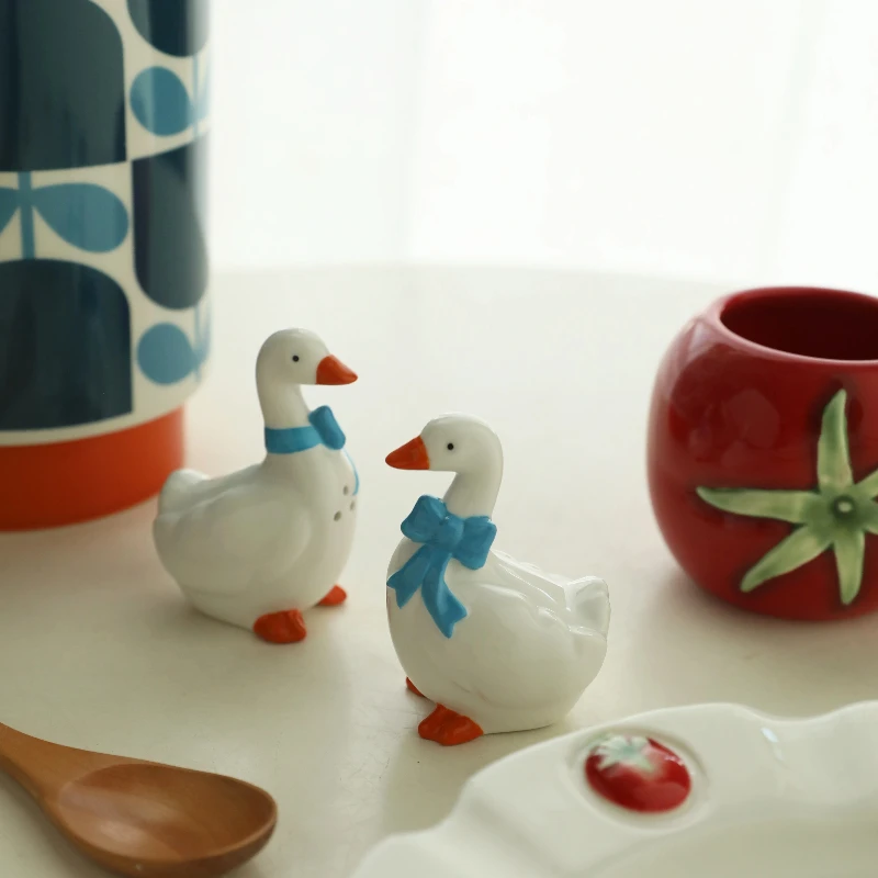 Antique silk ribbon goose ceramic ornament,hand-painted ceramic pepper bottle seasoning jar,dining table decoration accessory