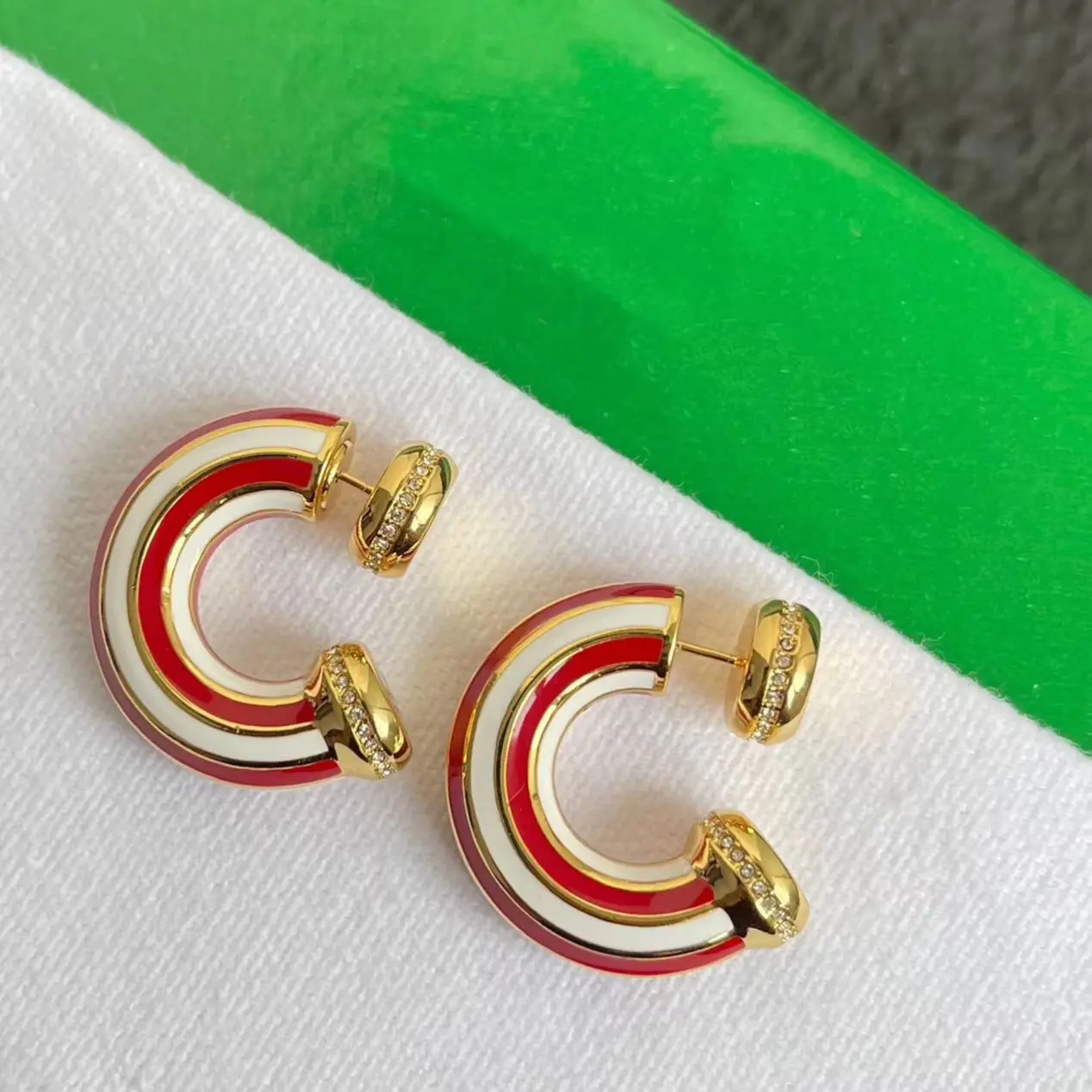 

2024 Europe America Designer Brand C-shaped Red Earrings Women Top Quality Luxury Jewelry Trend