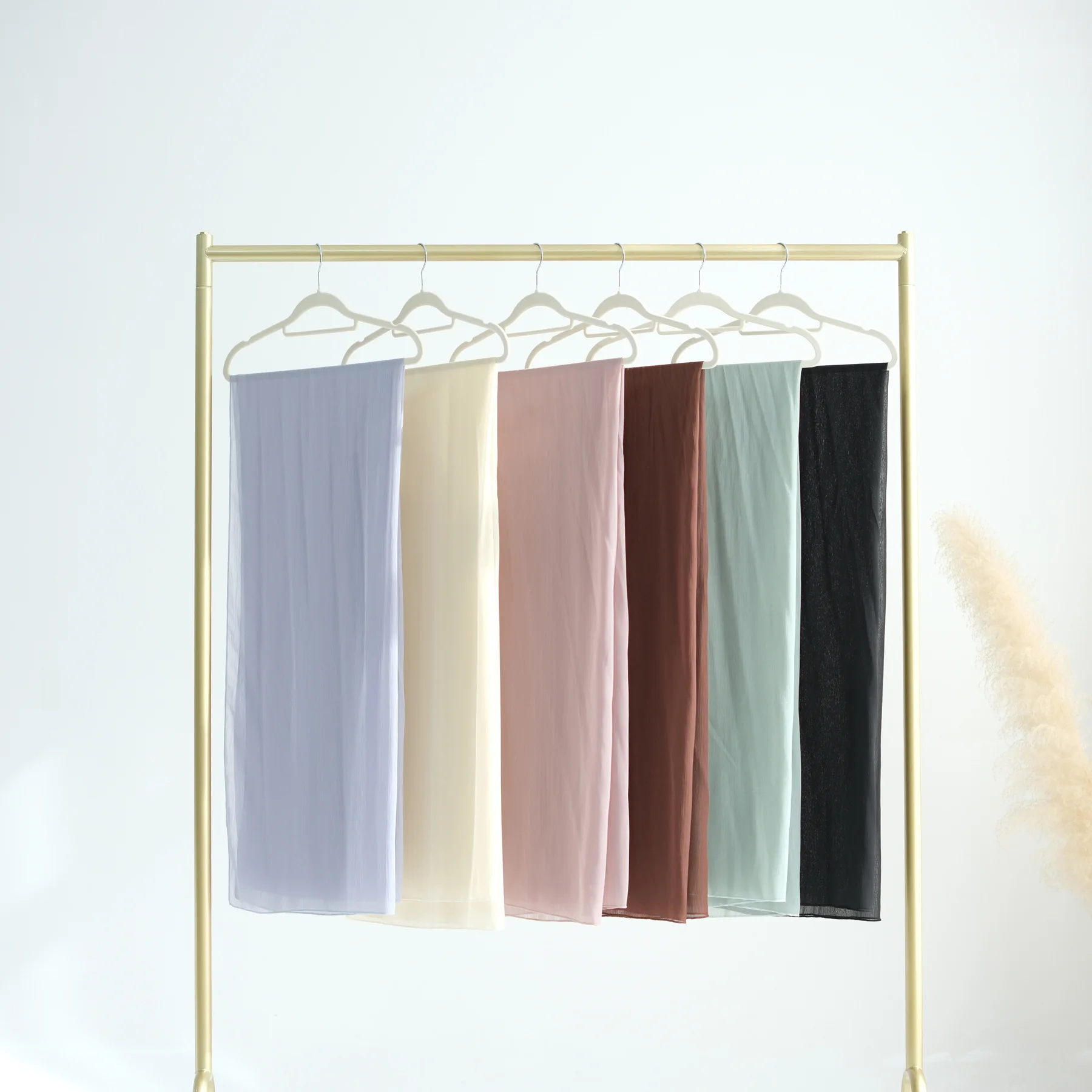 

High Quality 2025 Ramadan Solid Color Scarfs Muslim Hijabs Simple Shawl Muslim Hijab Muslim Woman Chiffon Hijab