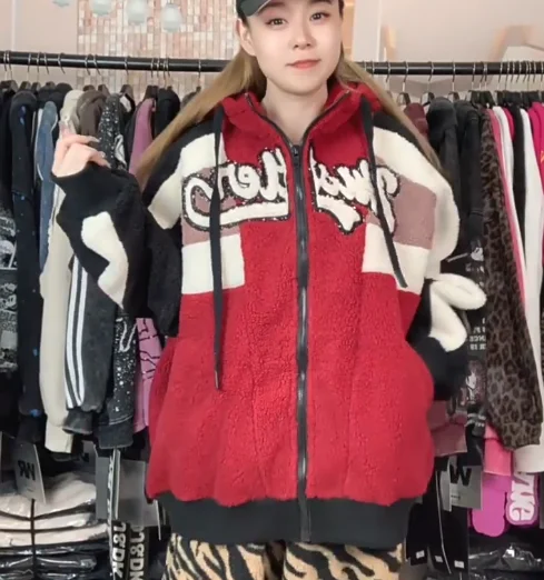 العلامة التجارية العصرية الخريف الشتاء الصوف الثقيلة التطريز رسالة اللون كتلة منتصف طول المتضخم مقنعين معطف صوف الضأن المرأة الدافئة #1