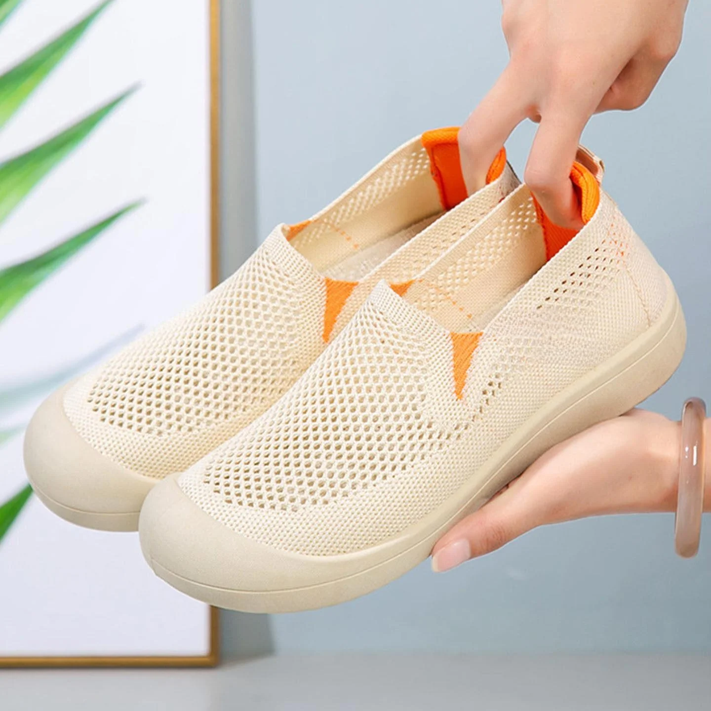 

Women's Breathable Casual Shoes Summer New Style Hollow out Beijing Cloth Shoes Middle-Aged And Elderly Walking Shoes Mom Shoes