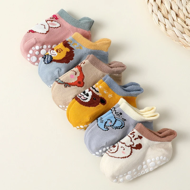 Chaussettes en coton coordonnantes pour enfants, chaussettes à pois de dessin animé pour garçons et filles, chaussettes de sol douces, accessoires pour vêtements pour enfants, 6 paires par ensemble