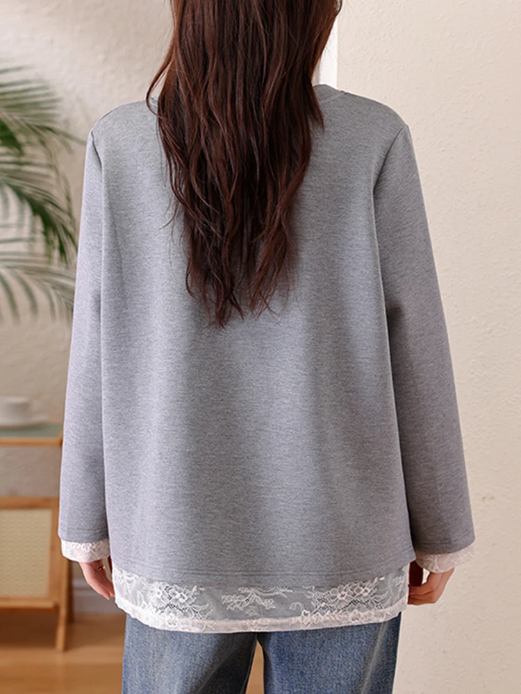 Camiseta Feminina Casual de Primavera 2026 com Efeito Emagrecedor, Renda, Manga Longa, Caimento Solto e Versátil