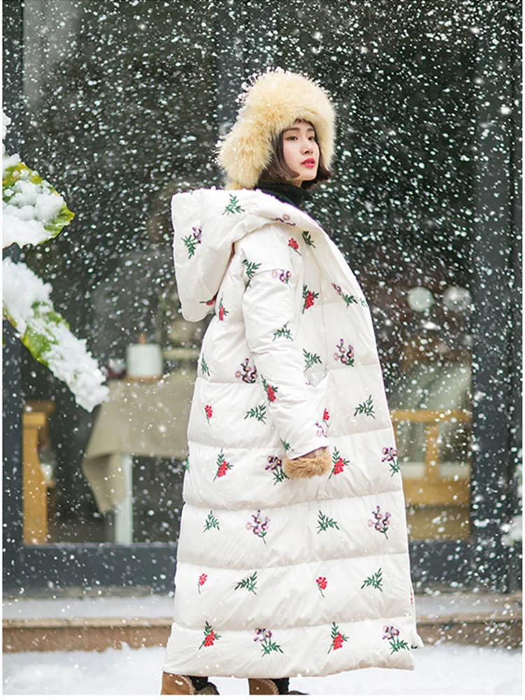 AIGYPTOS-abrigos de invierno para mujer, chaqueta gruesa con capucha y bordado Floral, color negro/blanco