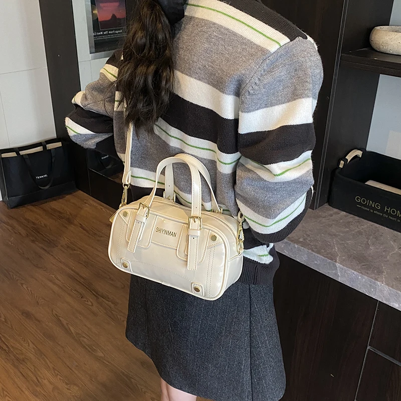 

8552SR 2025 Autumn New Niche Design Trendy Fashion Handheld Pillow Bag Versatile Shoulder Crossbody Bag