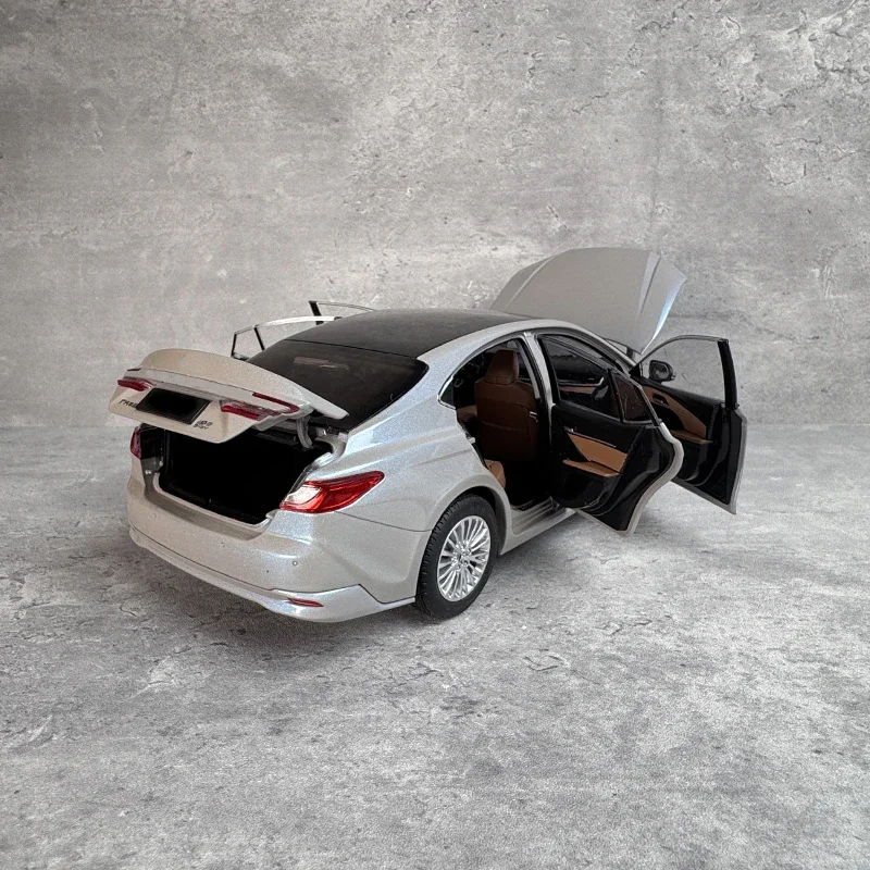 1/18 Neue 9. Generation für Camry 2024 Legierungsautomodell-Sammler