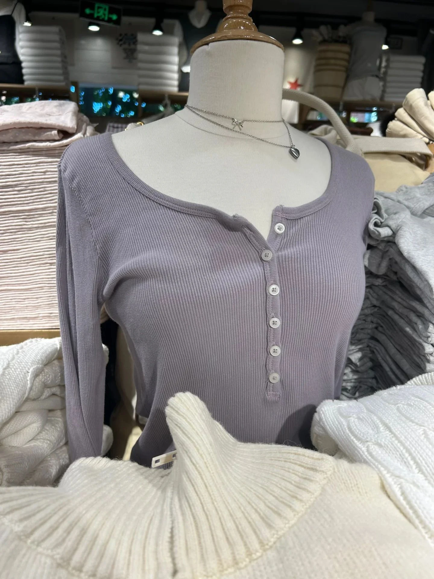 

Фиолетовые футболки с длинными рукавами с шестью пуговицами, женские хлопковые тонкие футболки с круглым вырезом, женские осенние милые базовые футболки в рубчик в консервативном стиле