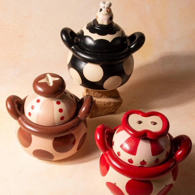 Handmade cute casserole, soil pot, household cooking rice, soup pot, porridge, rice, open flame, high temperature resistance