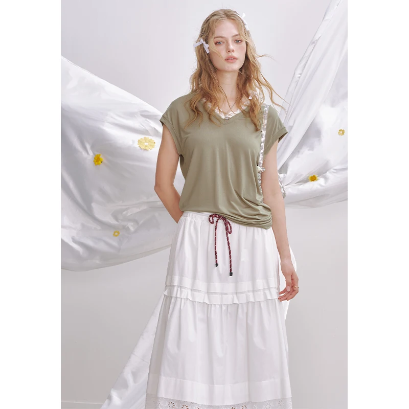 ELFSACK Minimalist Cute Lace Solid Flutter Sleeve Design Tshirt For Women