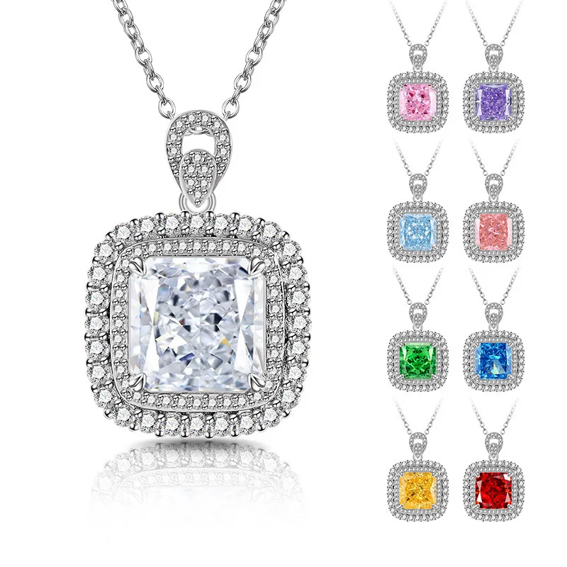 Beautifully-cut Korean-style necklace for ladies. Made of 925 sterling silver, it is fade-resistant and features exquisite and s