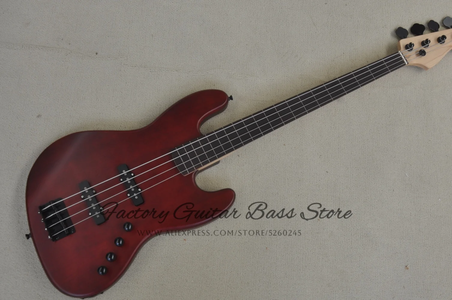 

Классический 4-струнный матовый бас, красновато-коричневый бас, корпус из цельного дерева, кленовый гриф, гриф из палисандра без лада, черная фурнитура