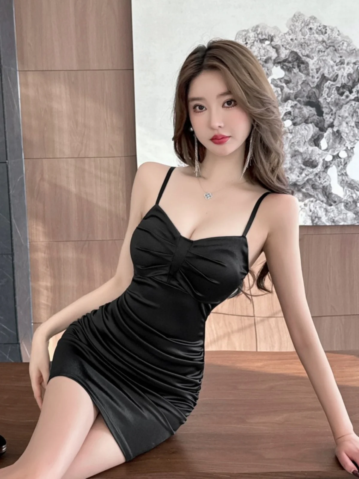 Vestido Corto Sexy sin Tirantes de Corte Bajo, Estilo Puro Deseo, para Discoteca, con Cintura Alta y Detalle Plegado que Cubre los Glúteos, para Damas
