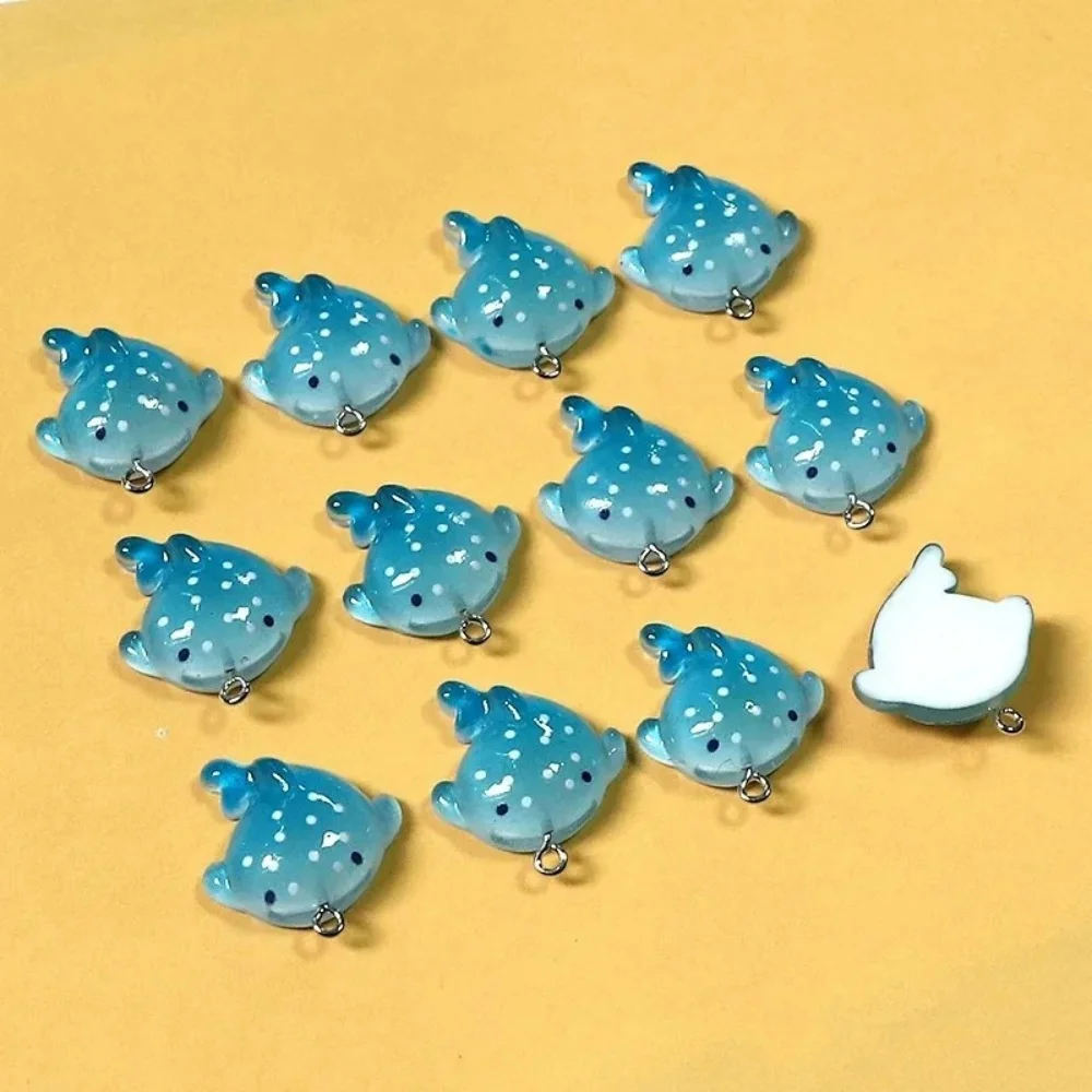 10/20pcs Blue Manta Rays Fish Resin Charms