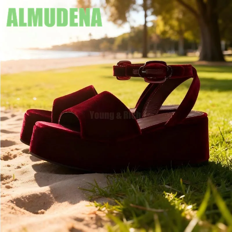 

Round Toe Thick Soled Sandals Thick Heels Fashionable Single Strap Comfortable Tripped Strap Exposed Toe Minimalist Sandals