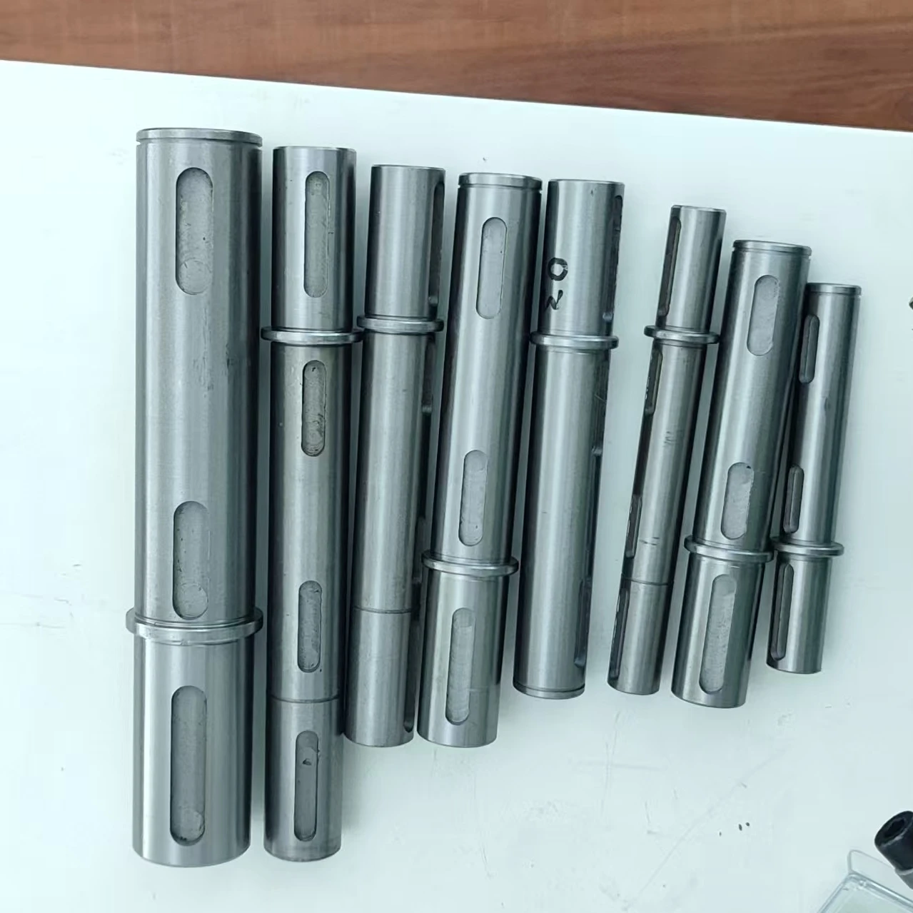 عمود إخراج مزدوج واحد من CYAutoman لمخفض سرعة علبة التروس الدودية CYRV 90 NMRV110 NMRW90 VF90