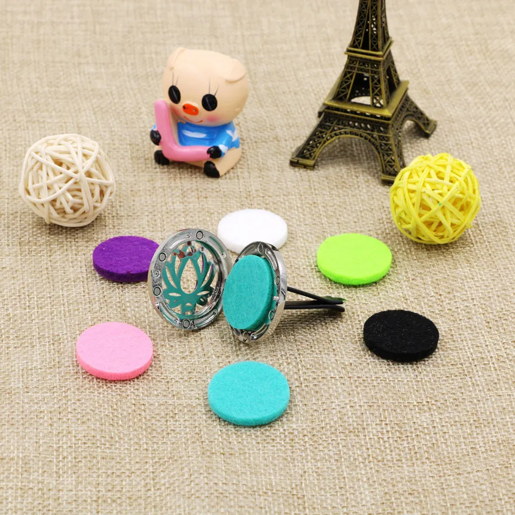 2Pcs Car Air Aromatherapy Clip Shape Essential Oil Diffuser Auto Vent Freshener Car Perfume Decoration with Random Color