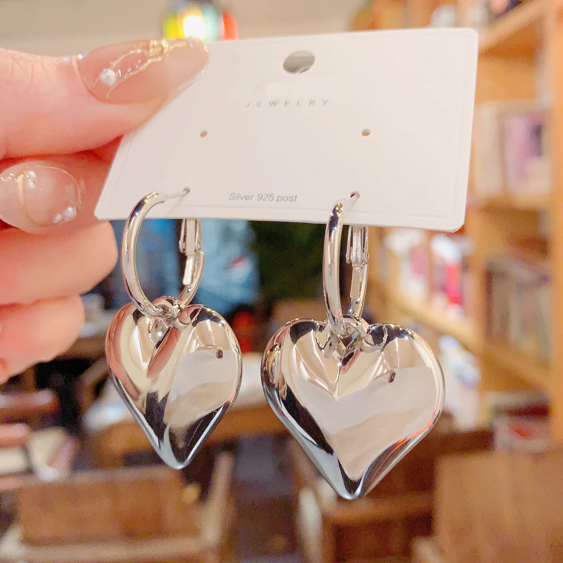 العصرية المعادن القلب استرخى هوب أقراط الرجعية بسيطة بيان الأقراط الكبيرة للنساء جديد الذهبي الفضة اللون مجوهرات الأزياء