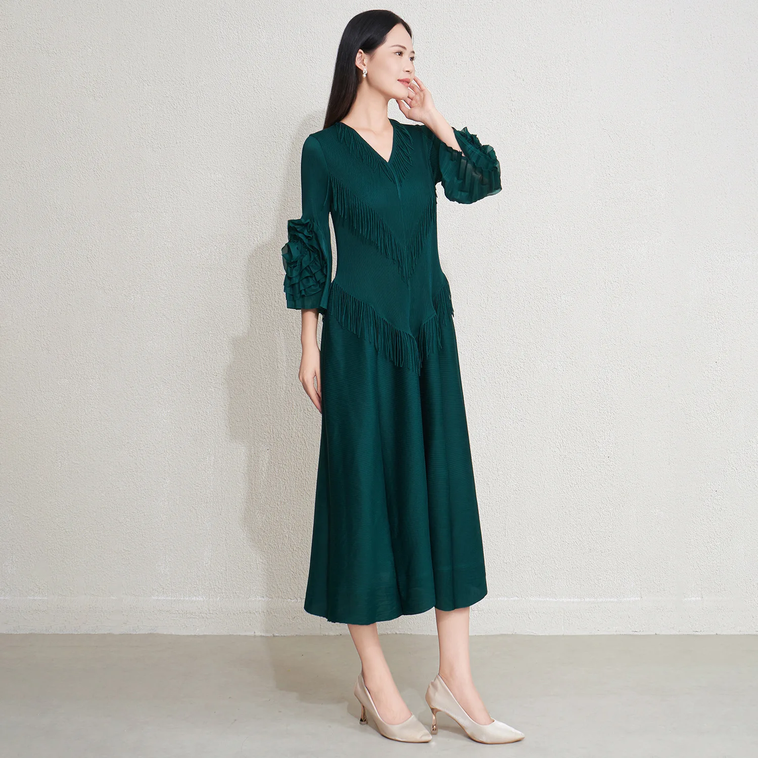 ミヤケプリーツ 2025年 春秋新作 ファッション エレガント ディスクフラワー タッセル スプライシング 無地 プレスプリーツドレス プリーツ