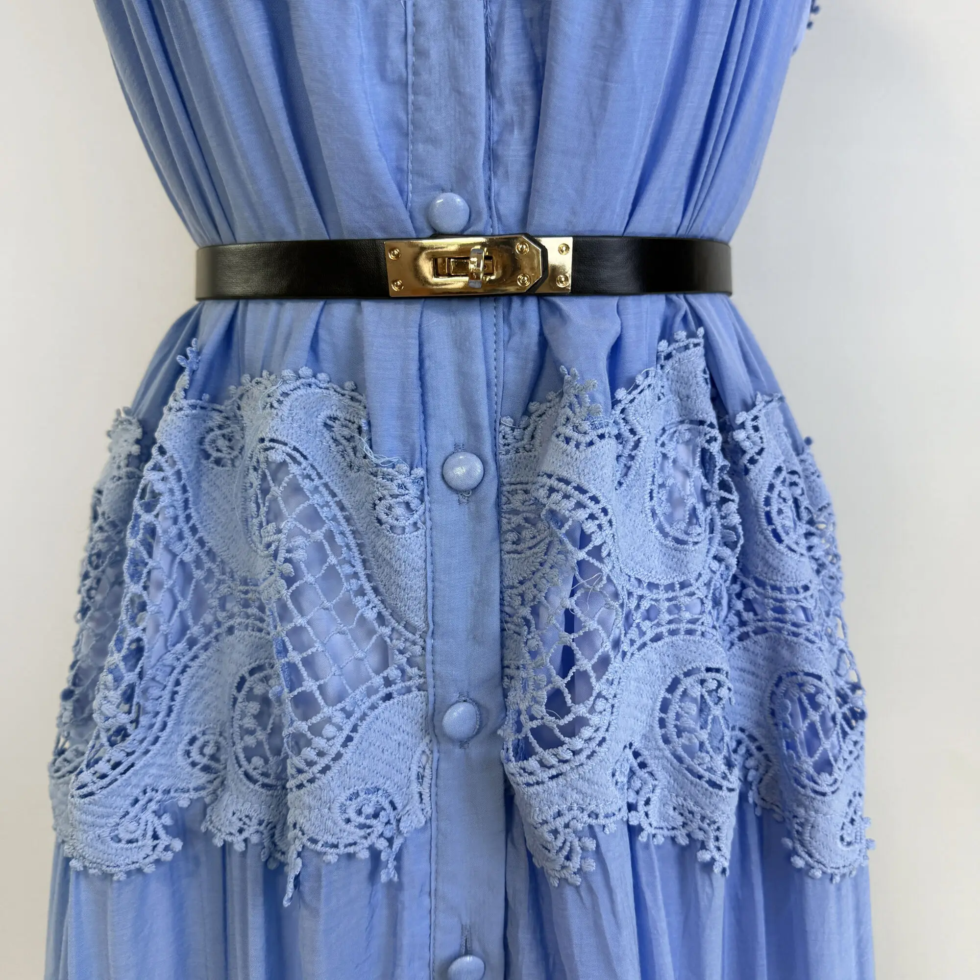 Elegante vestido de fiesta calado con bordado de lujo, camisa para mujer, manga con volantes, vestido largo de encaje para fiesta de noche con una hilera de botones