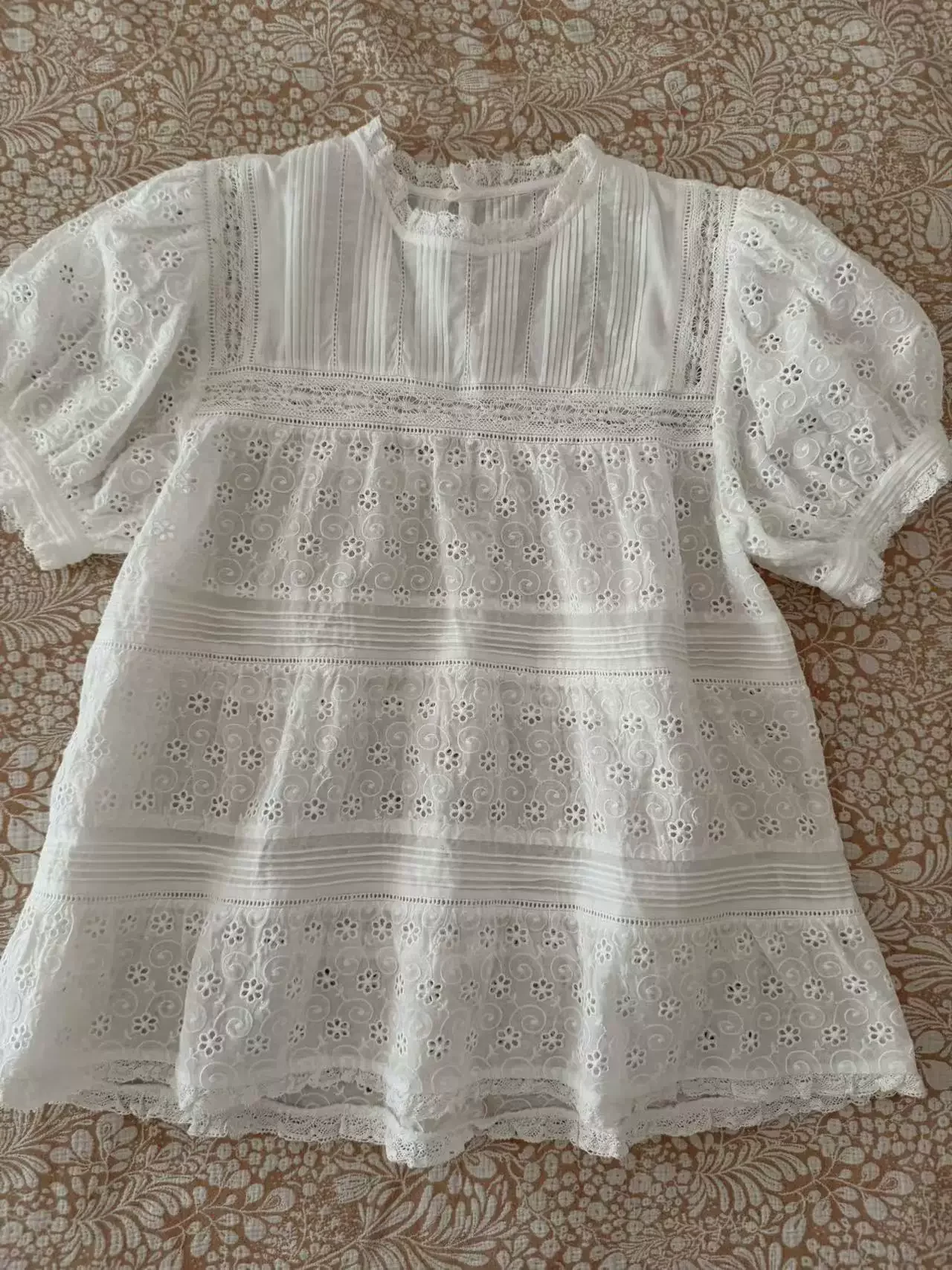 

2-Color Women 100% Cotton Shirt Embroidery Hollow Out Ruffled Collar Puff Sleeve Casual Female Blouse Top