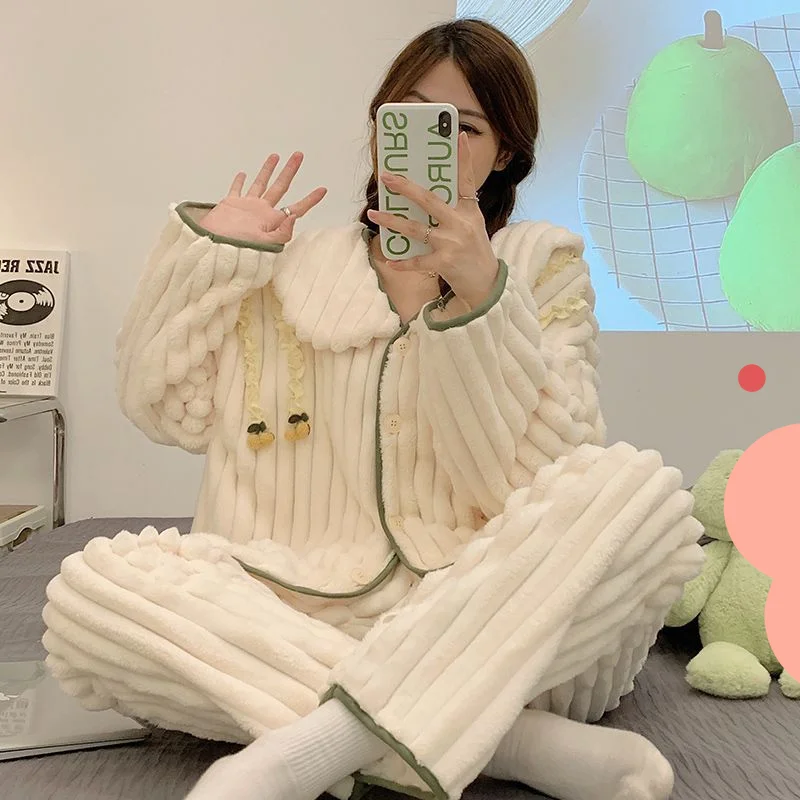 بيجامة نسائية من الصوف المرجاني من الفلانيل للتدفئة في الخريف والشتاء ملابس نوم موديل جديد بدلة سميكة مبطنة بحروف من الصوف ملابس منزلية ﻿