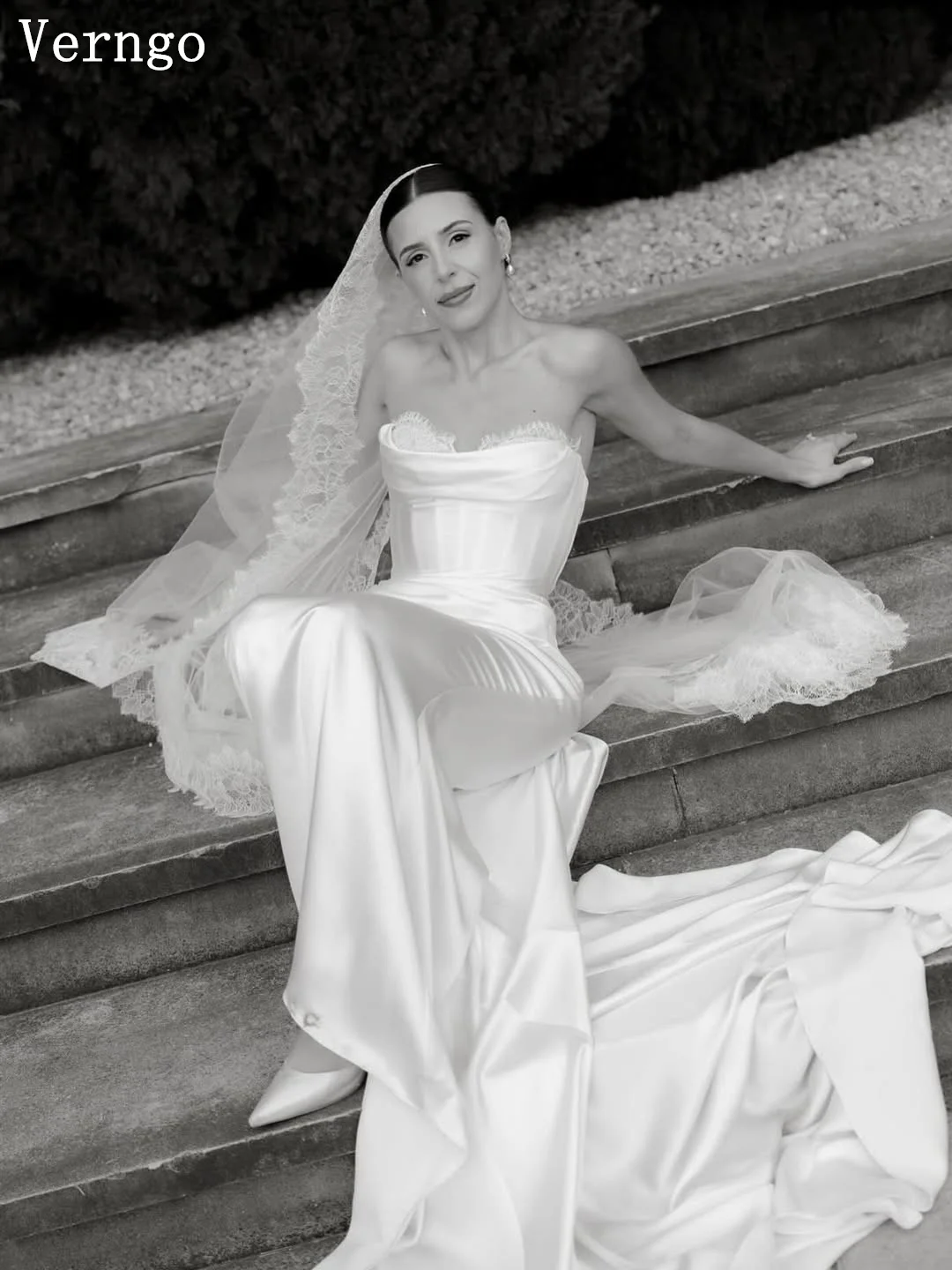 Verngo Prosta Satynowa Klasyczna Suknia Ślubna Dekolt w Serek Syrena Maxi Suknie Ślubne Damskie Suknie Ślubne do Sesji Zdjęciowych Suknia Ślubna vestido de noiva