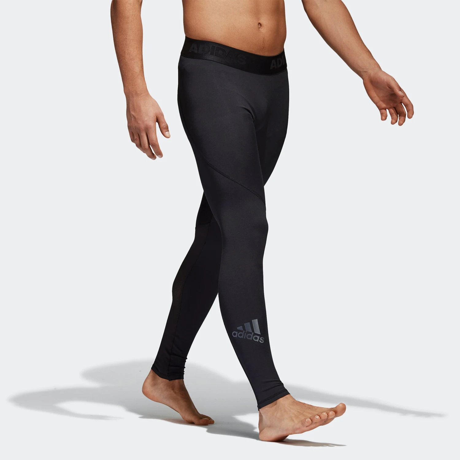 جوارب طويلة رياضية طويلة للتدريب واللياقة البدنية للرجال من أديداس CF7339