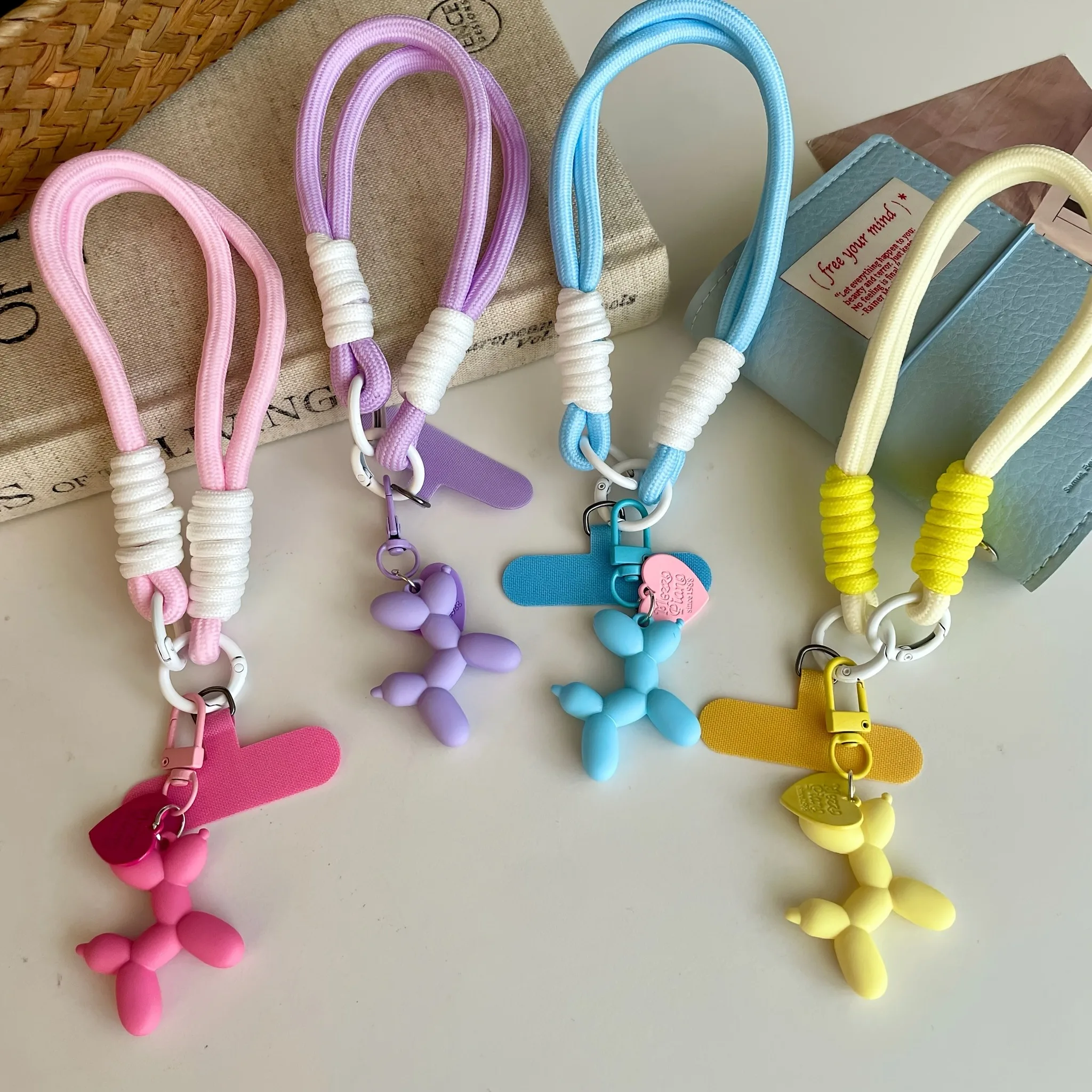 Creative Heart Balloon Dog Phone Lanyard Wrist Strap, Universal Phone Case Accessories, Anti-Slip Anti-Fall Portable Pendant