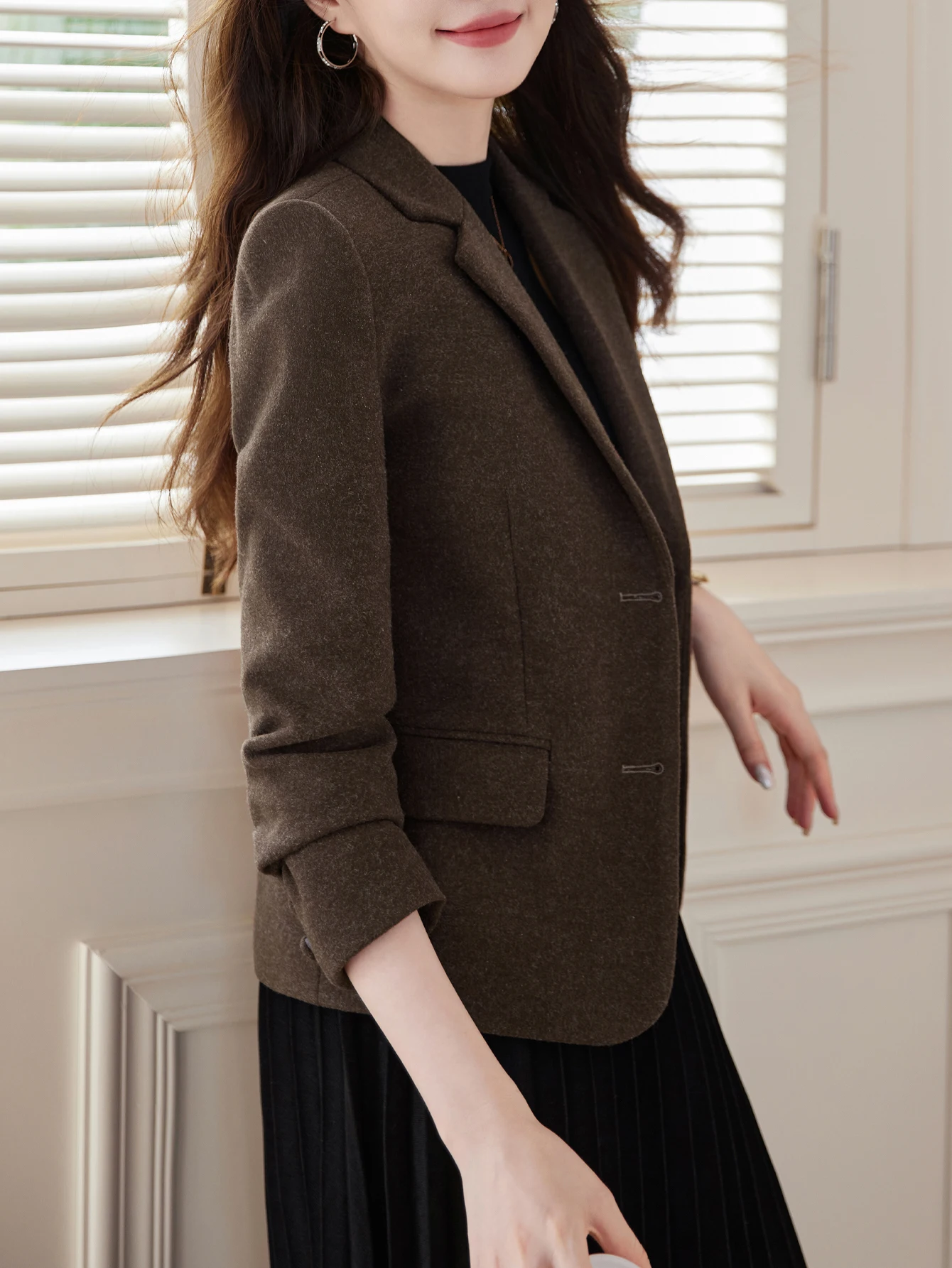 울 싱글 브레스티드 슬림핏 블레이저 - 다용도 고급 미니멀리스트 우아하고 편안한 출퇴근용 수트 재킷