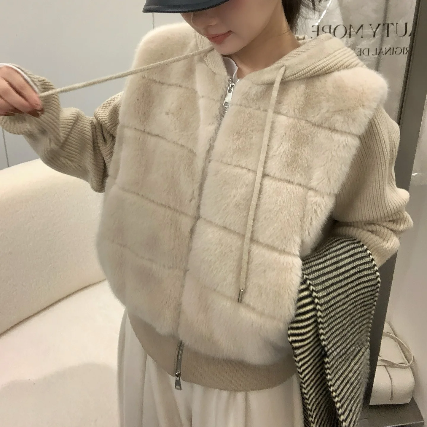 

ort Knitted Jaet Women's Winter New Sle Korean Design Fake Two-Piece Sueded Fur Sve Hooded Top for Young Girls