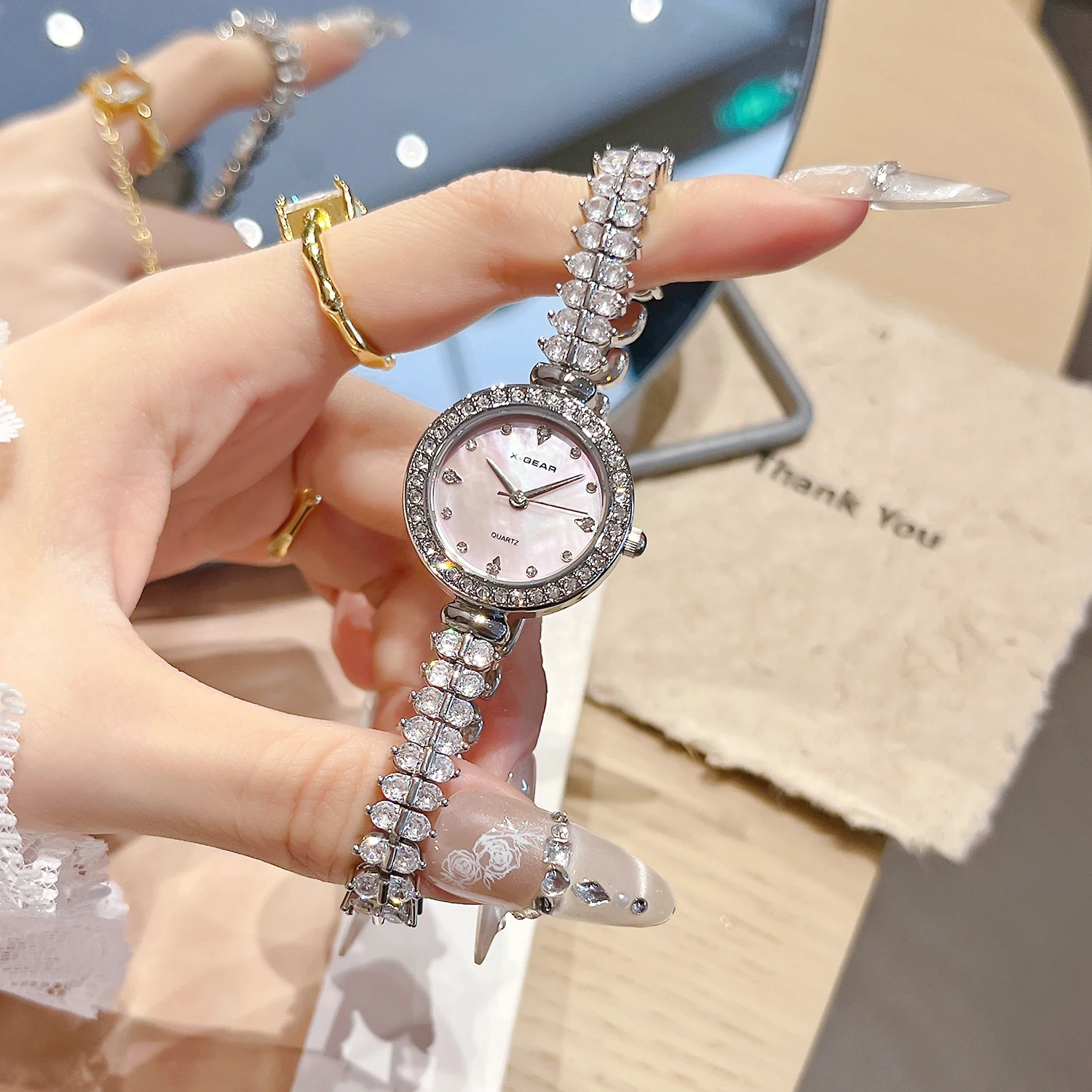 ساعة X-GEAR Commuting Party النسائية الخفيفة الفاخرة والبسيطة المقاومة للماء كوارتز إصدار نسائي