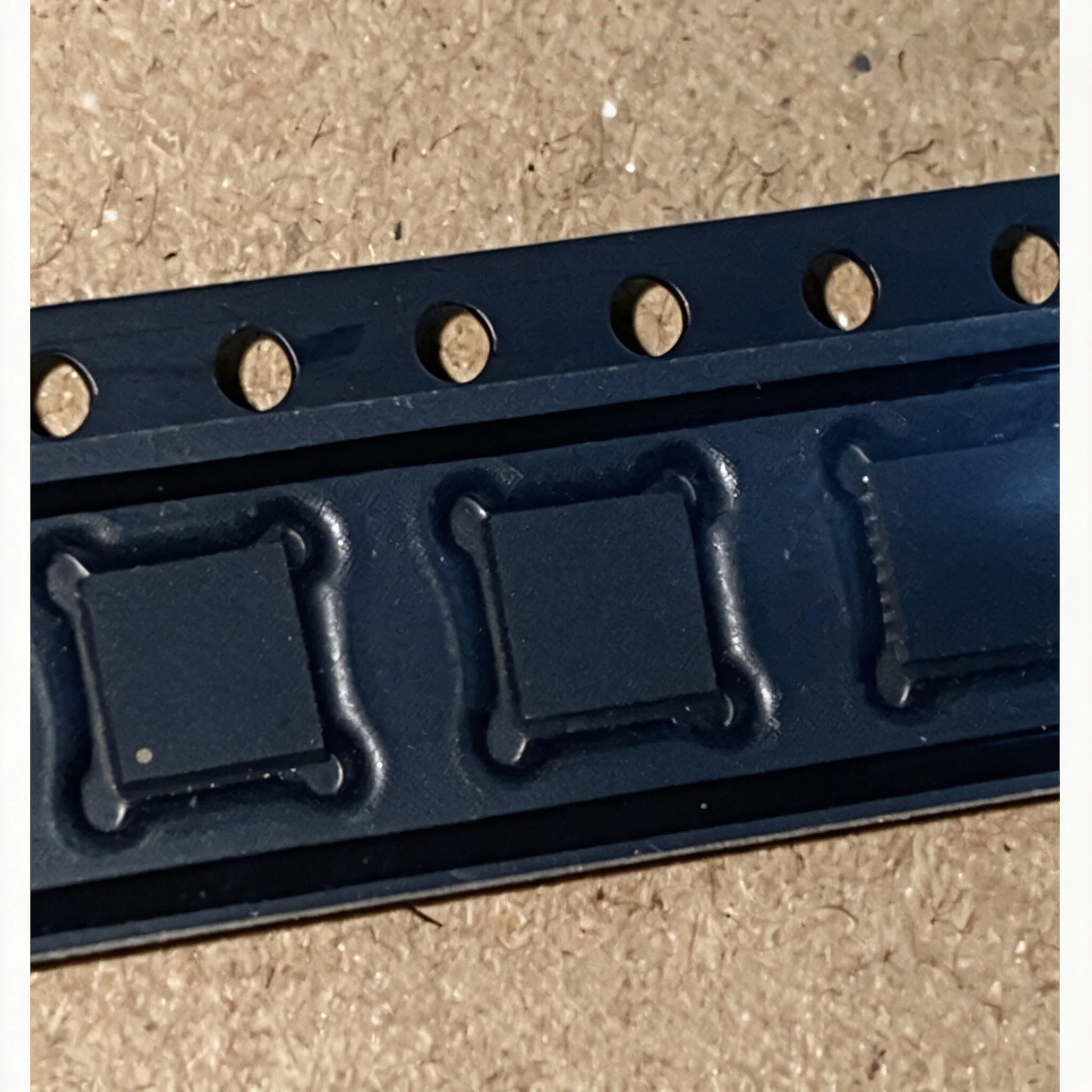 5piece HC32L130J8UA QFN48 HC32L130J8TA-LQ48 QFP48