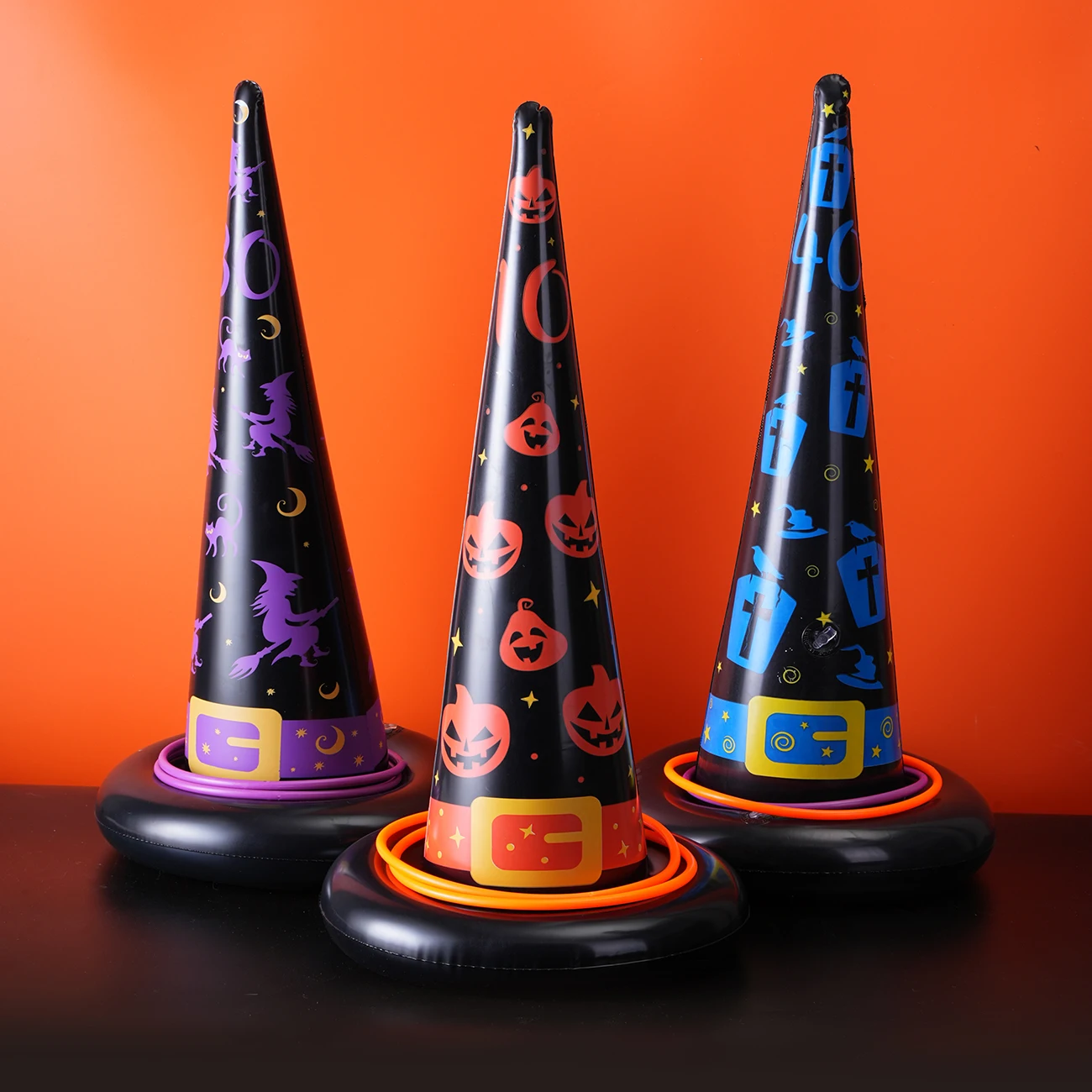 Jogo inflável do lance do anel do chapéu da bruxa do dia das bruxas, brinquedos para crianças adultos, decorações