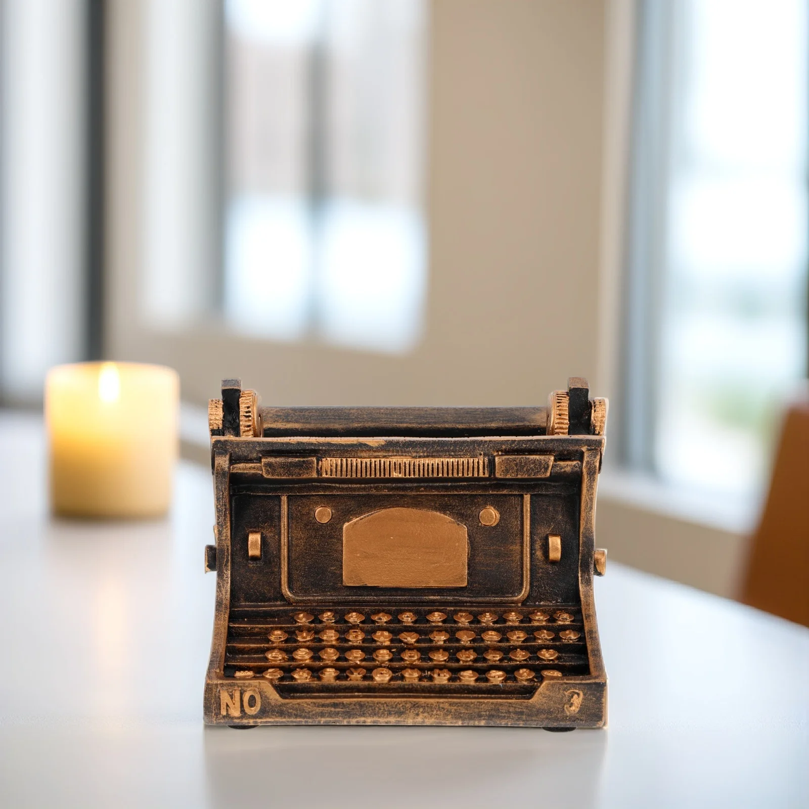 

1pcs Resin Flower Pot Retro Typewriter Design Desktop Planter For Home Bar Decor Household Planting Ornament Floral Arrangement