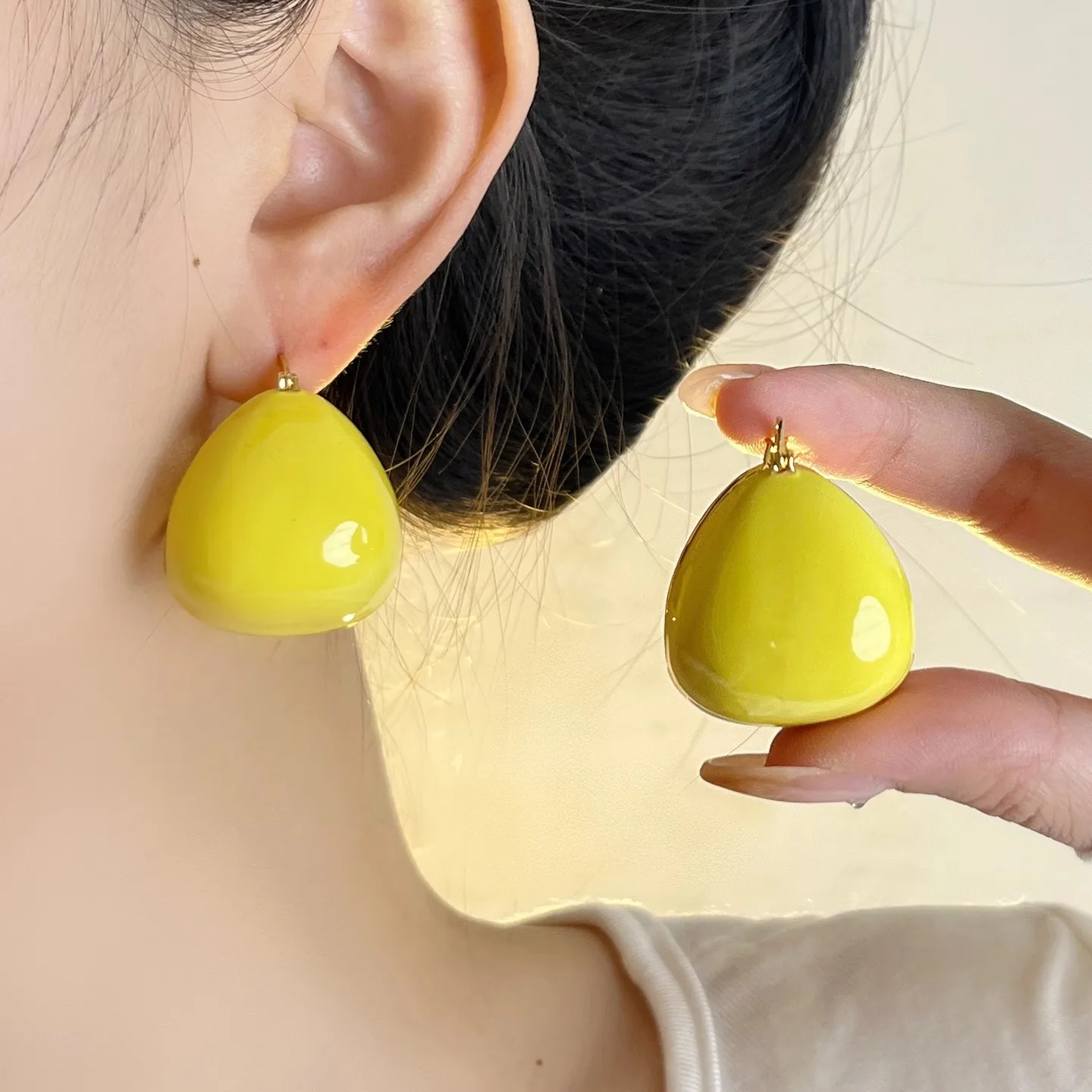 French Retro Luxury Contrast-Colored Enamel Metal Drop Earrings Fall-Winter Fashion Jewelry for Travel Vacation