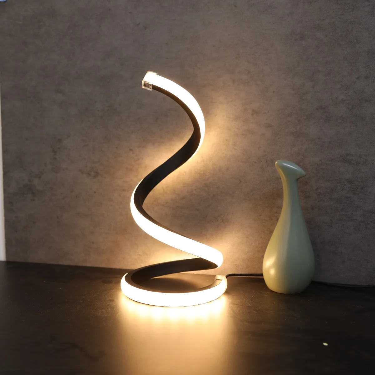 

1Pc LED Spiral Table Lamp Modern Three Speed Dimming USB Power Button Switch Bedroom Decorative Table Lamp