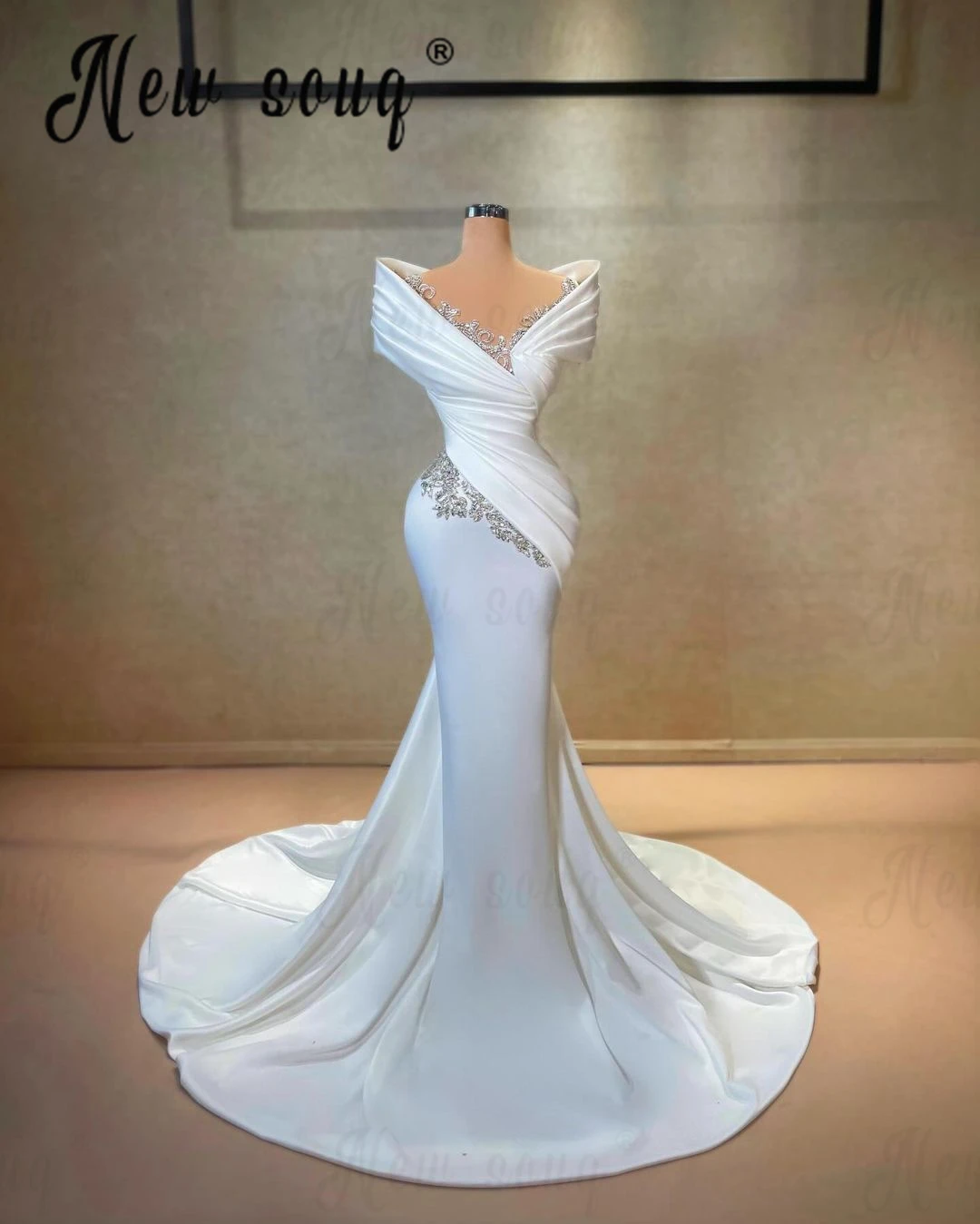 2 Designs Long White Celebrity Dress Pleated Beautiful Bride Gowns With Black Tailing Robe de Mariée 2024 Formal Occasion Dress
