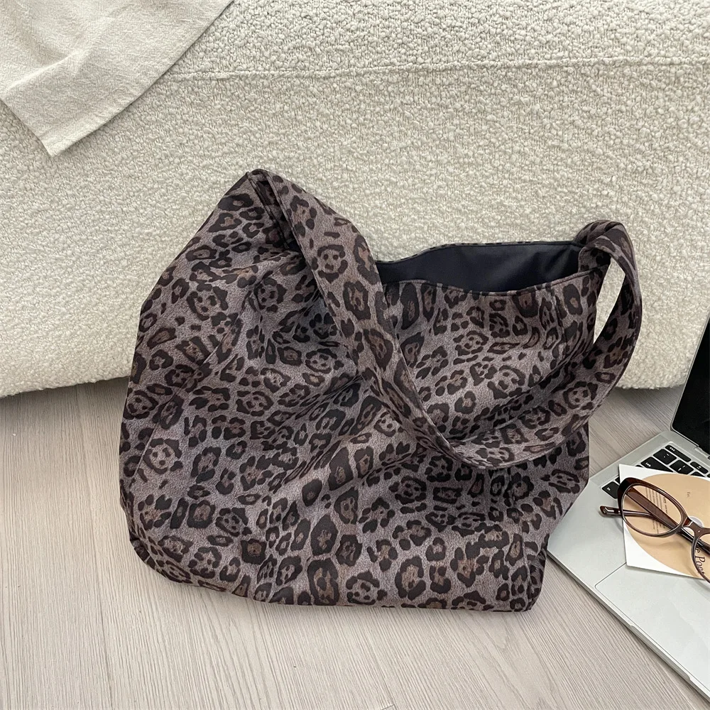 Neue 2025 Frühherbst Wildleder Leopardenmuster Schultertasche Nischen-Mode-Design Geräumige Trendige Damen-Tragetasche für Ausflüge und Einkäufe – Detail 10