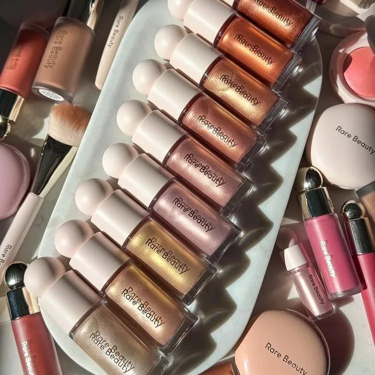 Brillo Labial Rare Beauty, Colorete, Iluminador, Realzador de Color, Maquillaje Happy Hope Joy Love Lucky, Empaque Exquisito