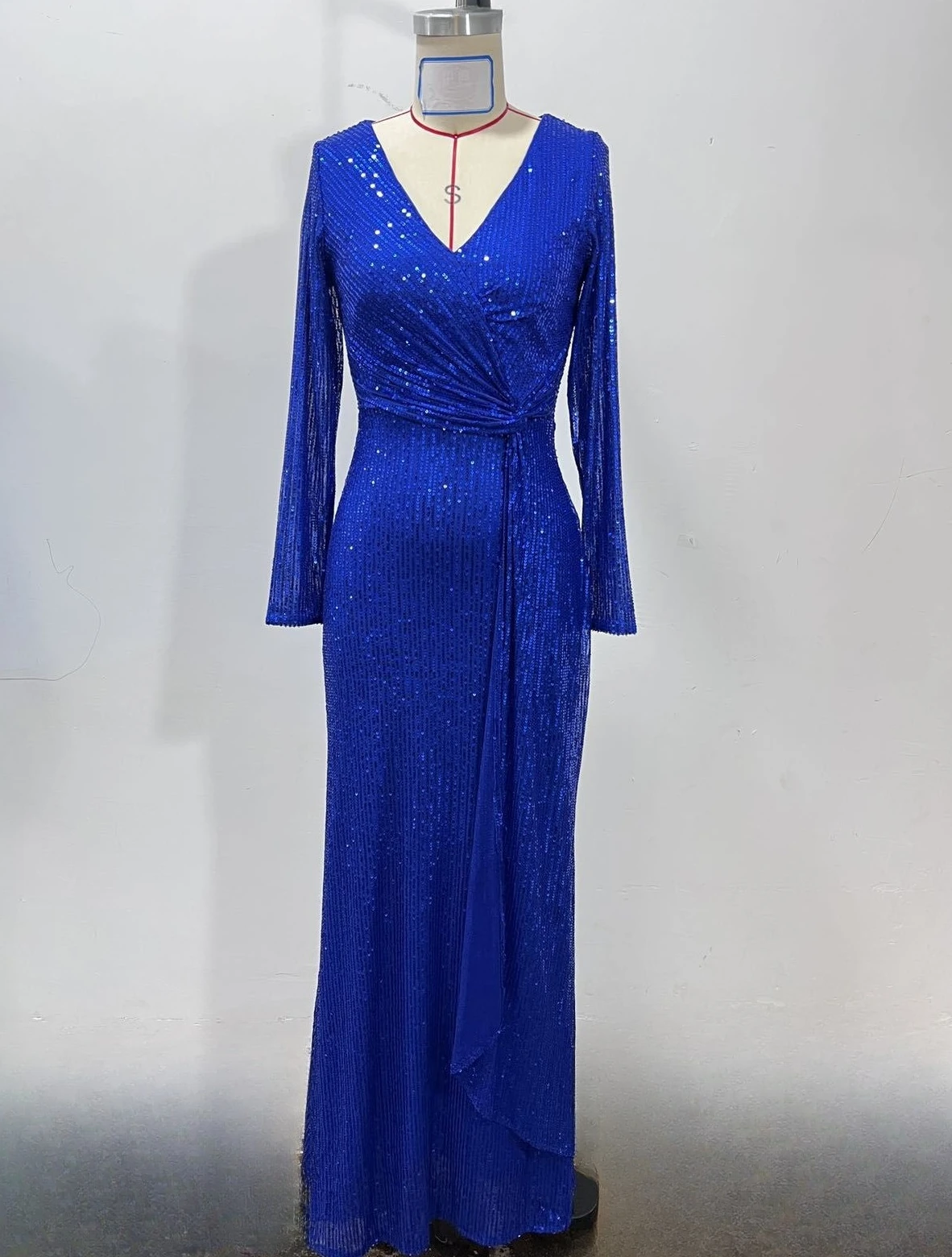 Vestido de Festa Formal Longo com Decote em V, Rendas e Mangas Longas