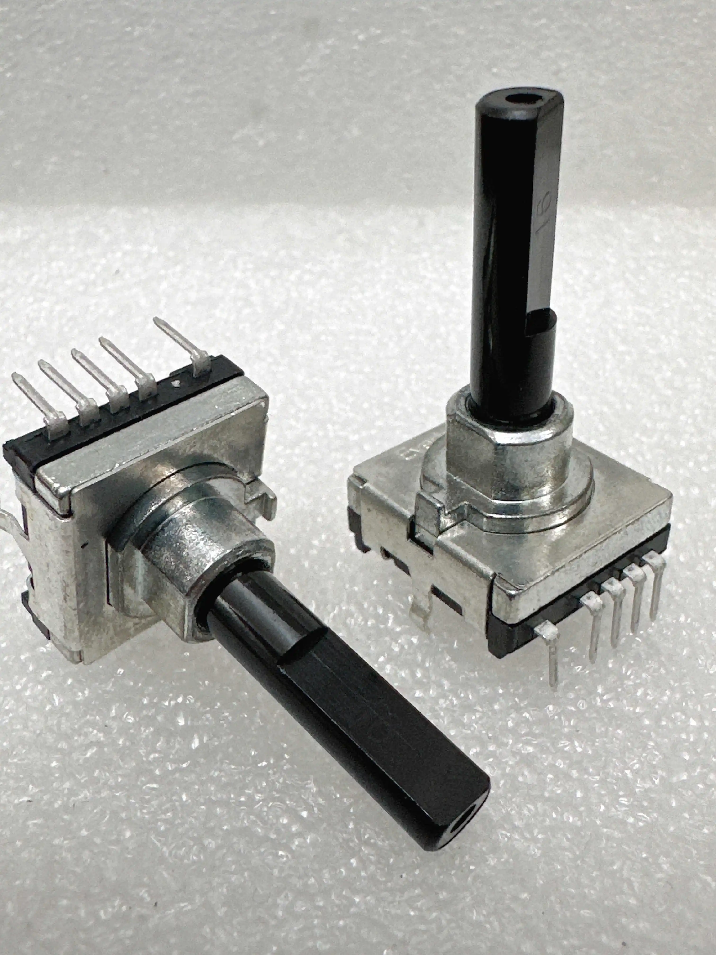 5 قطعة/الوحدة SMA-J-P-H-RA-TH1 SR18A-D2 SRBM1L0800 SRBV141201 SS4-10-3.00-F-D-K-TR رقائق موصل إلكتروني #2