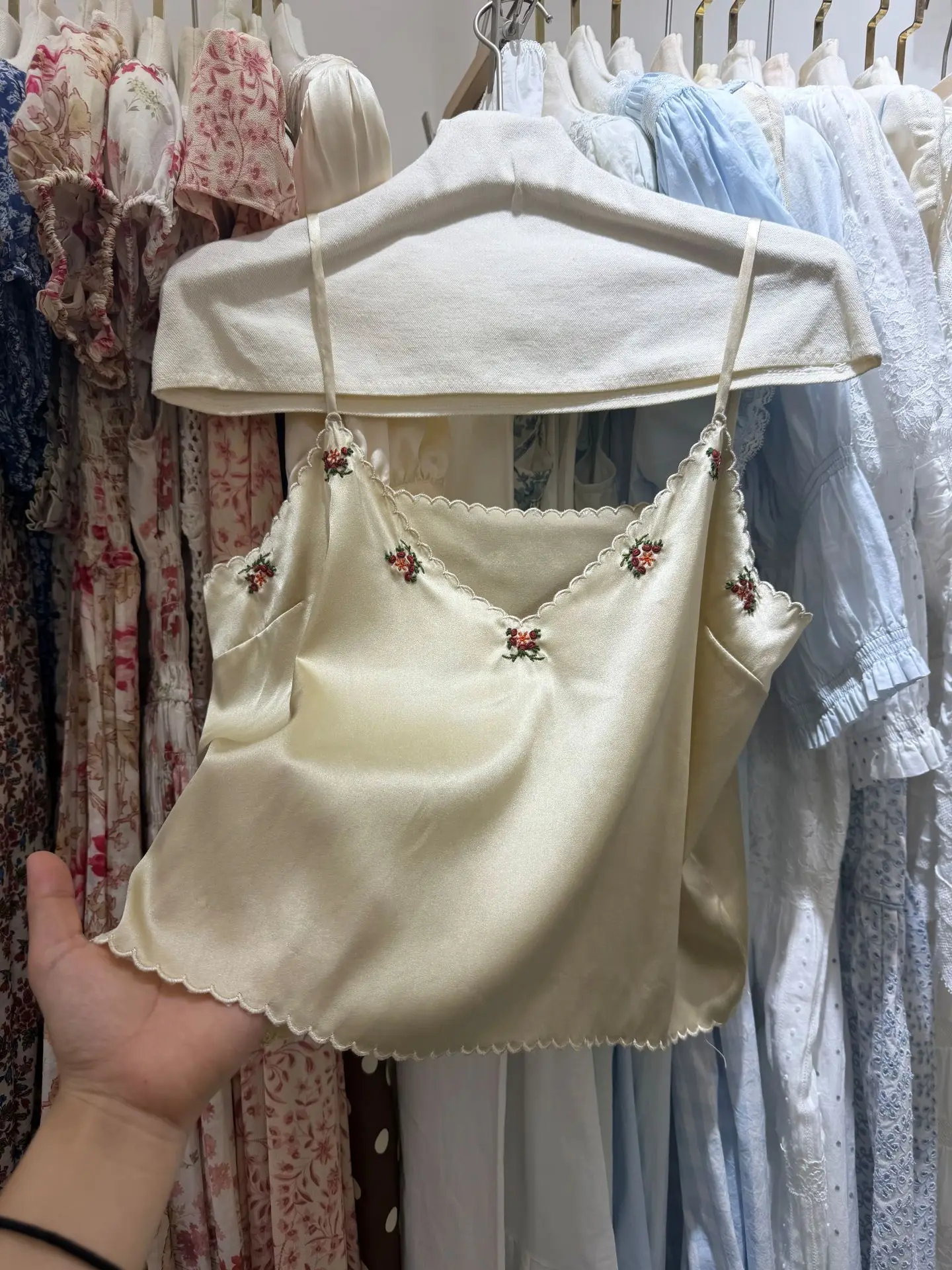 Female Flower Embroidery Silk Camisole Summer 2026 Sleeveless V-Neck Solid Color Casual Sling Top