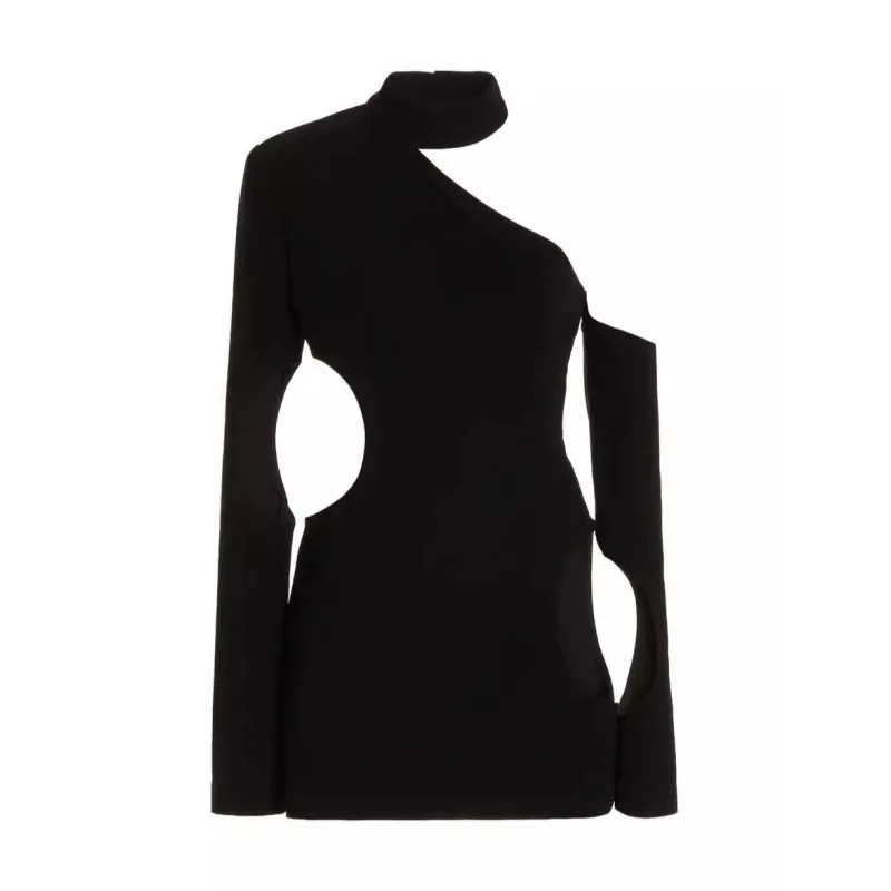 Seksowna, dopasowana sukienka asymetryczna z dekoltem typu halter i wycięciami, elegancka sukienka koktajlowa z długim rękawem.