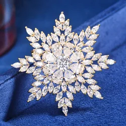 High-end Micro-inlaid Zircon Snowflake Women Brooch Luxurious Design Elegant and Exquisite Corsage Suit Jacket Accessories Pin