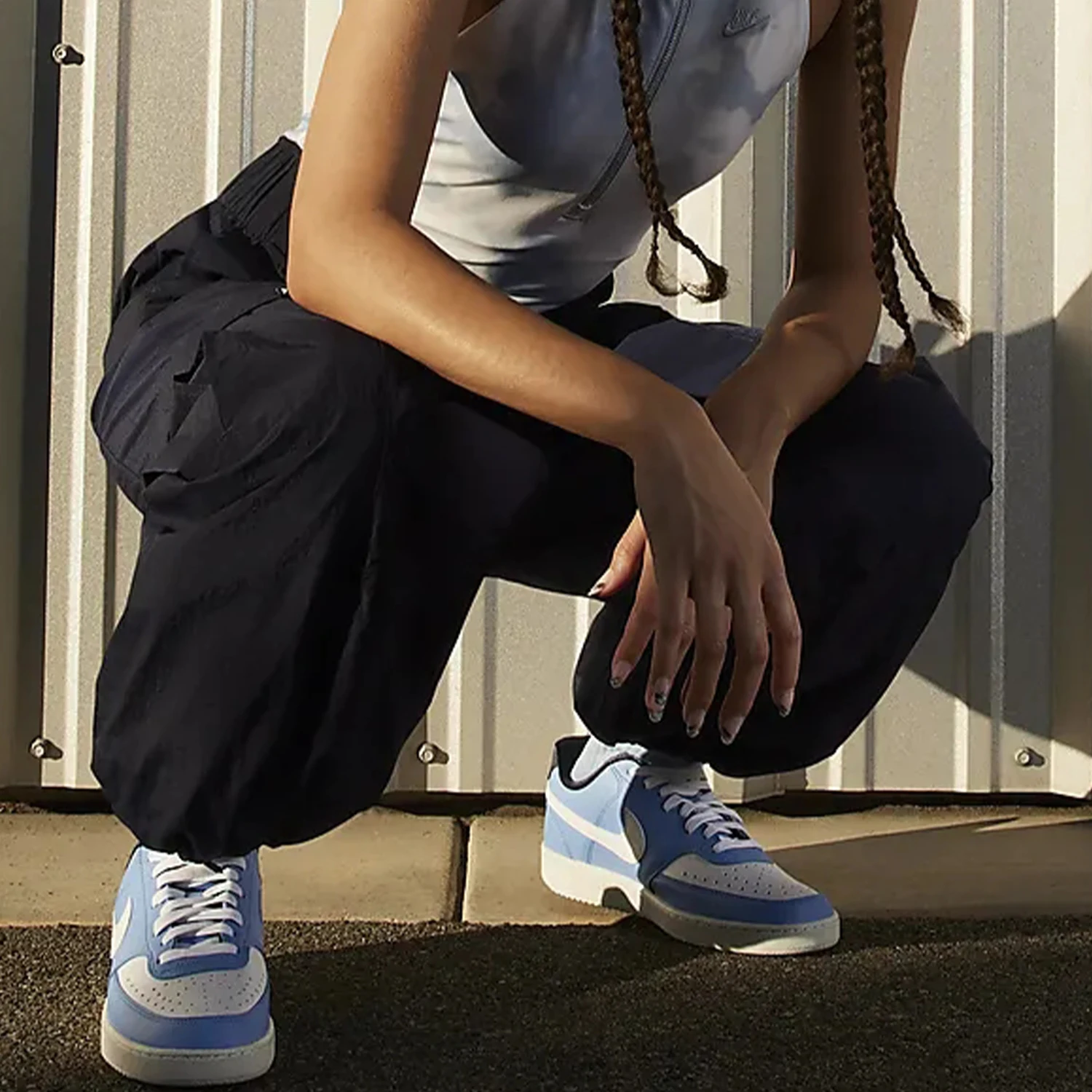 حذاء Nike الرسمي الأصلي للربيع الجديد للنساء ذو القطع المنخفضة القابلة للتنفس والترفيه FJ2767-400