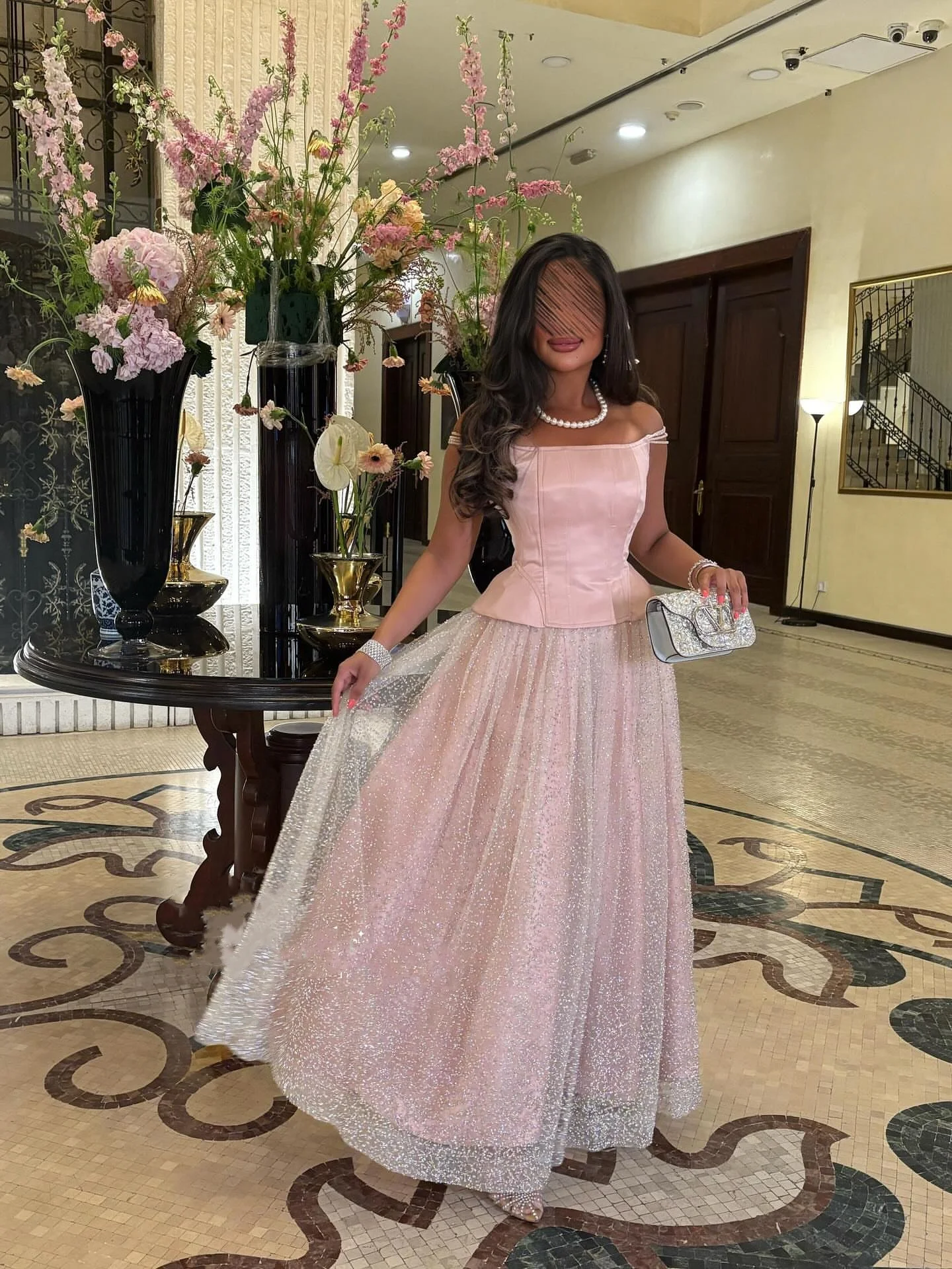 Meetlove-vestidos de graduación sin mangas, color rosa, personalizados, con hombros descubiertos, línea A, lentejuelas, largo hasta el suelo, sin mangas, satén brillante, noche