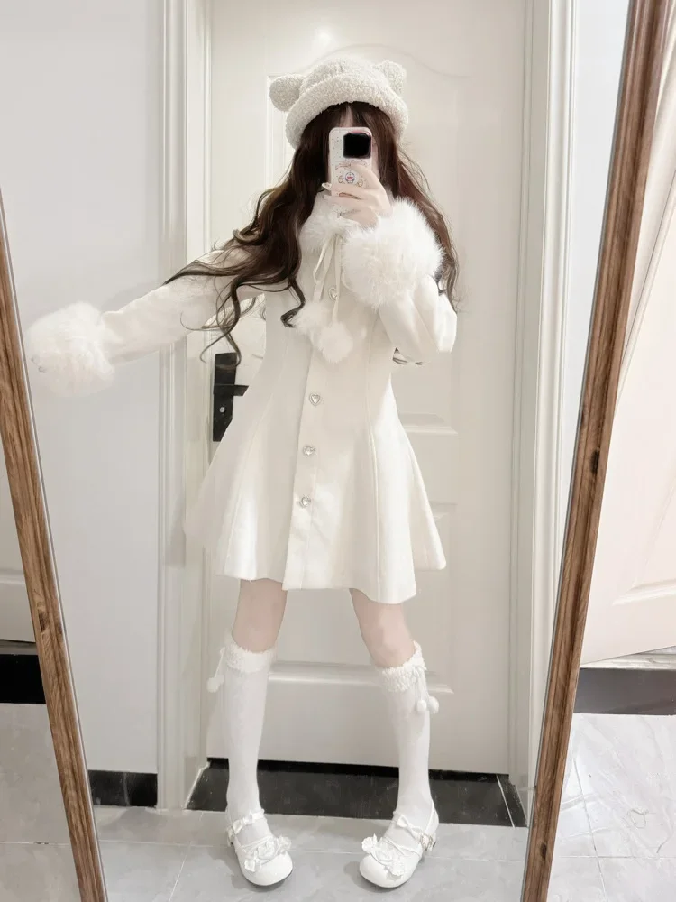 Japanese Sweet Elegant Fur Collar Splicing Long Sleeve Love Buckle Single-breasted A-line Woolen Coat Women Winter Long Jackets