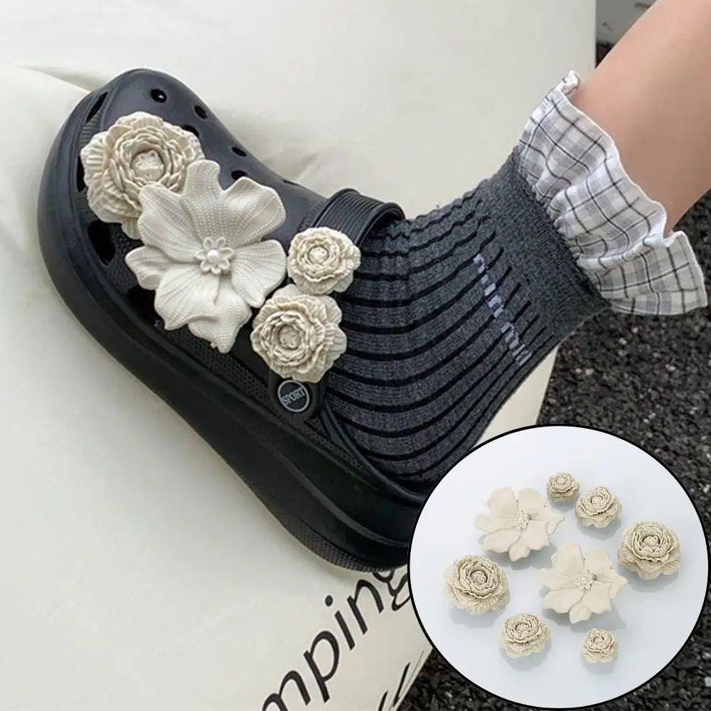

8Pcs Shoe Charms Set DIY Flower Hole Shoe Buckle Shoes Accessories 3D Flower Bouquet Bone White Hole Shoe Decorations Women Gift