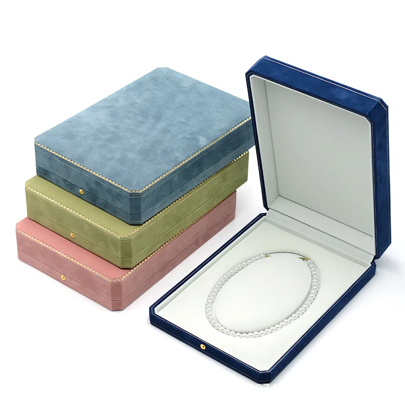 Wholesale Luxury Velvet Large Pearl Necklace Box High Quality Jewelry Packaging Box With Gold Buttons Customization